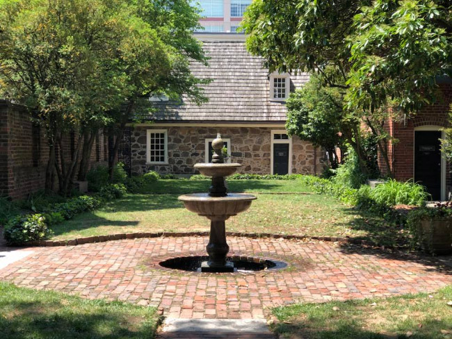 Il giardino al Poe Musum