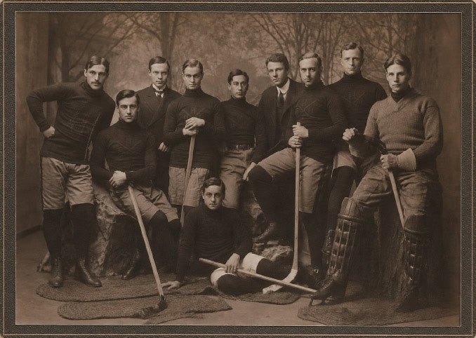 Gresham Hough Poe nella squadra di hockey